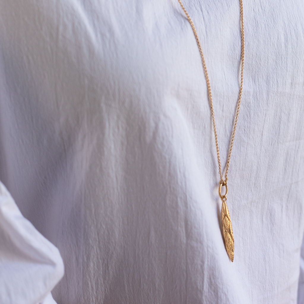 Bromelia Long Necklace with Pendant