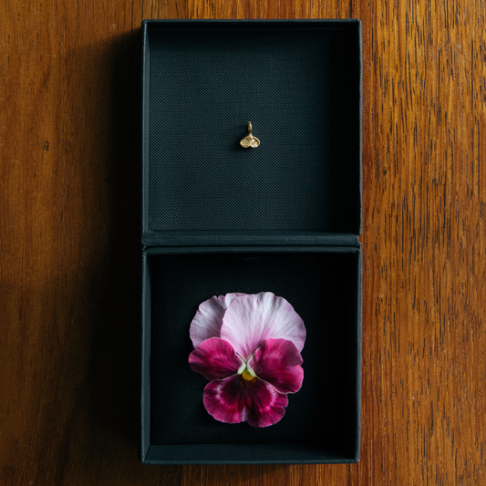 Mini Pansy Petal